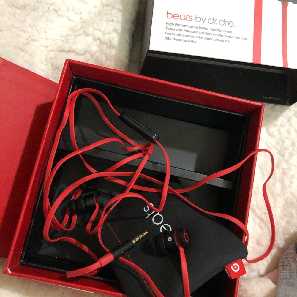 BEATS by Dr Dre
